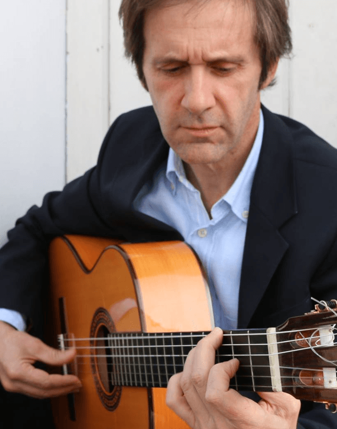 Manuel Domínguez Macías, guitarrista flamenco y flamencólogo, profesor de la Sede Central