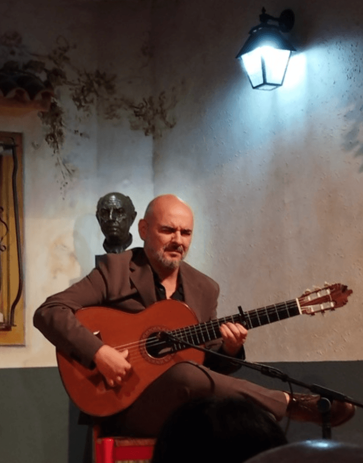 Paco Garfia, guitarrista flamenco y director del centro adscrito de Cataluña