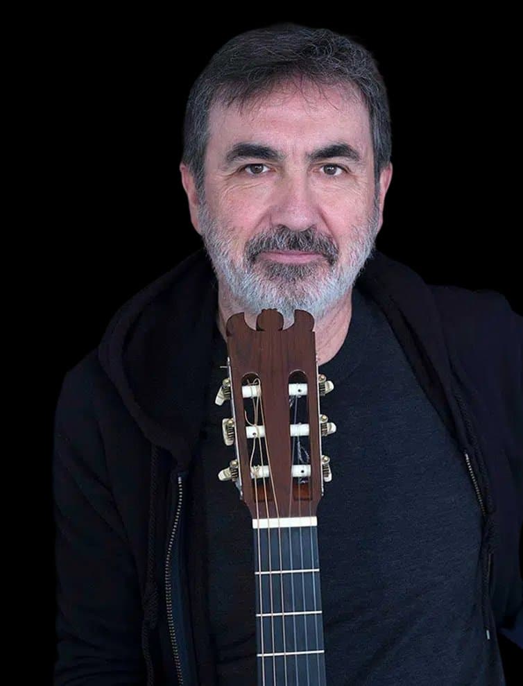 Paco Jarana, guitarrista flamenco y profesor fundador del Instituto